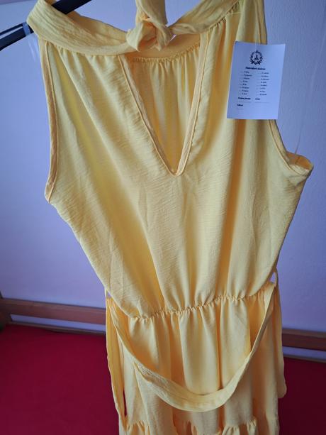 Letné žlté šaty, 