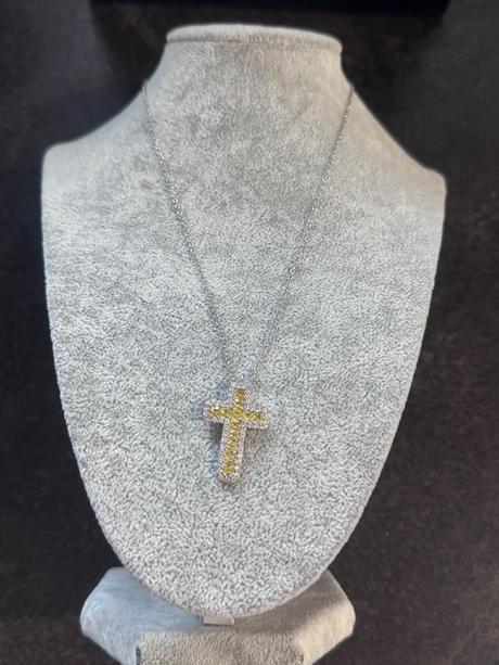 Retiazka s príveskom krížik,