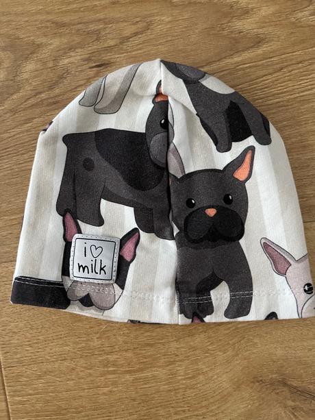 Čiapka i love milk, 74