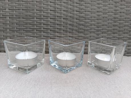 Svietniky sklo 3 kusy  so sviečkami nové, 