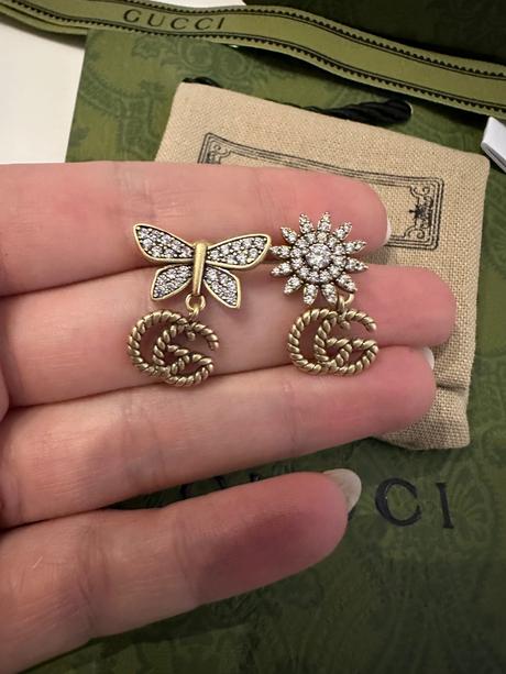 Krásne nové náušnice gucci v komplet balení, gucci