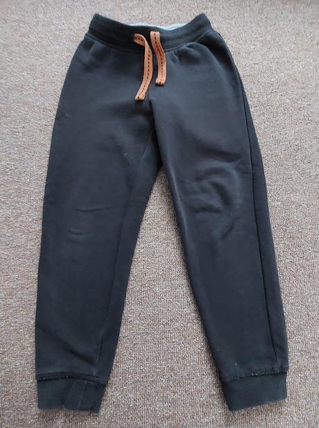 Tepláky veľkosť 110, lupilu,110