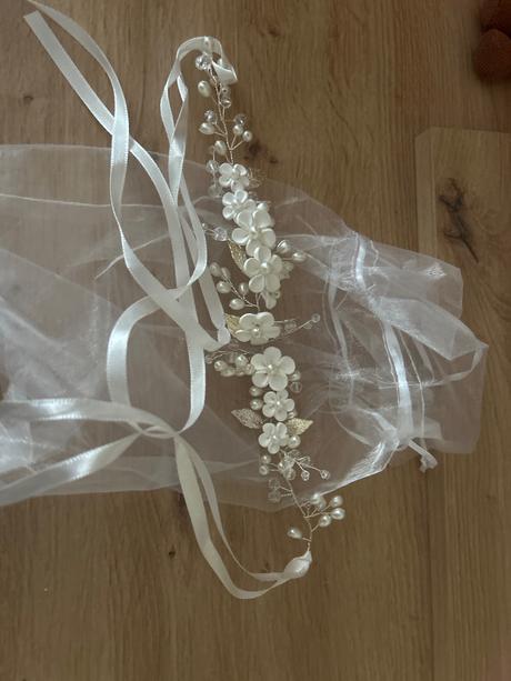 Čelenka na prvé sv prijímanie, 140