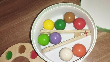 Montessori - triedenie farieb, 