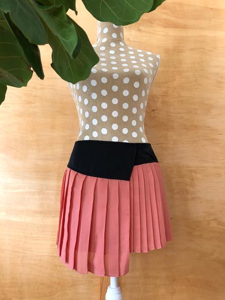 Skladancová asymetrická minisukňa, xs