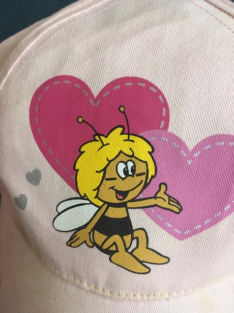 Rôzne šiltovky, 50