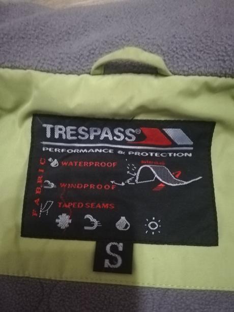 Teplá bunda trespass, s