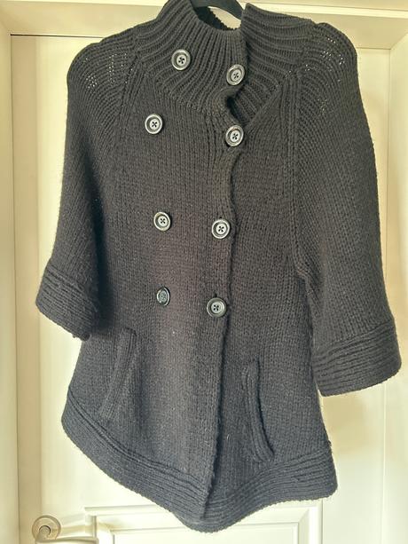 Teplý kardigan vhodný aj pre tehuľky, guess,m