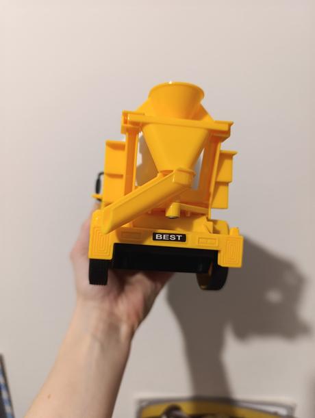 Domiešavač a monster truck, 