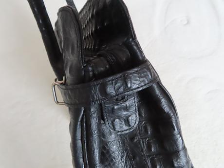 Elegantná kabelka do ruky aj na plece,