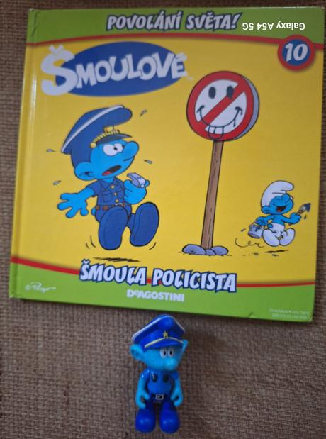 Knihy smoulove s figúrkami,