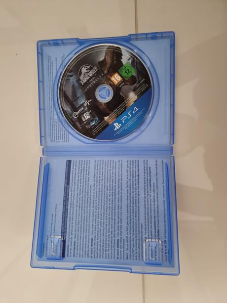 Predám hru na ps4 jurassic world evolution, 
