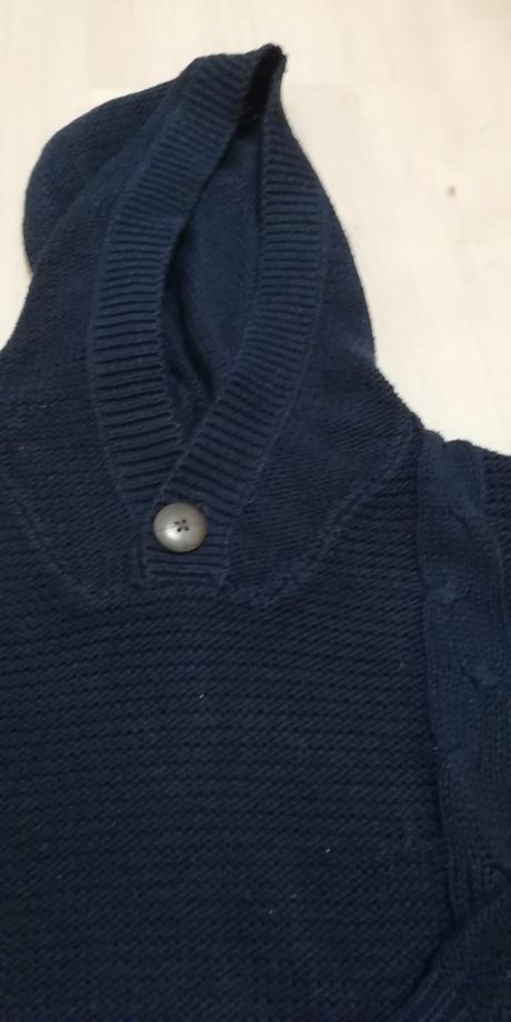 Svetrík s kapucňou veľmi dobrý stav, pepperts,122