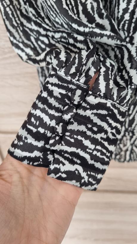 Zebrovaná slušná blúzka, s