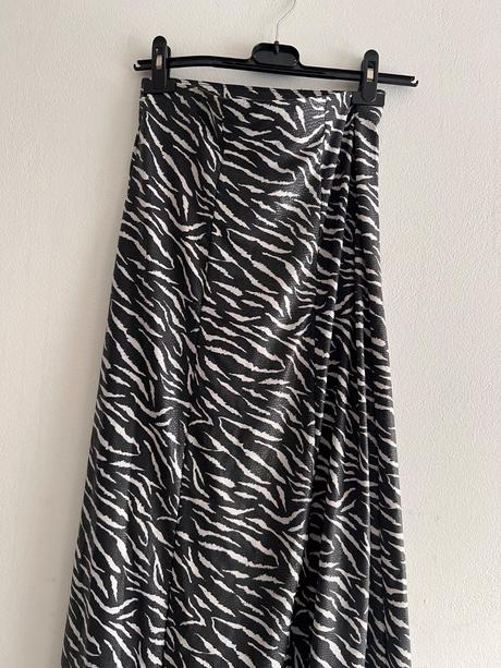 Dlhá sukňa, sinsay,s