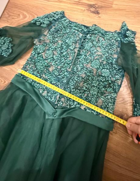 Spoločenské šaty nenosené m-l, m