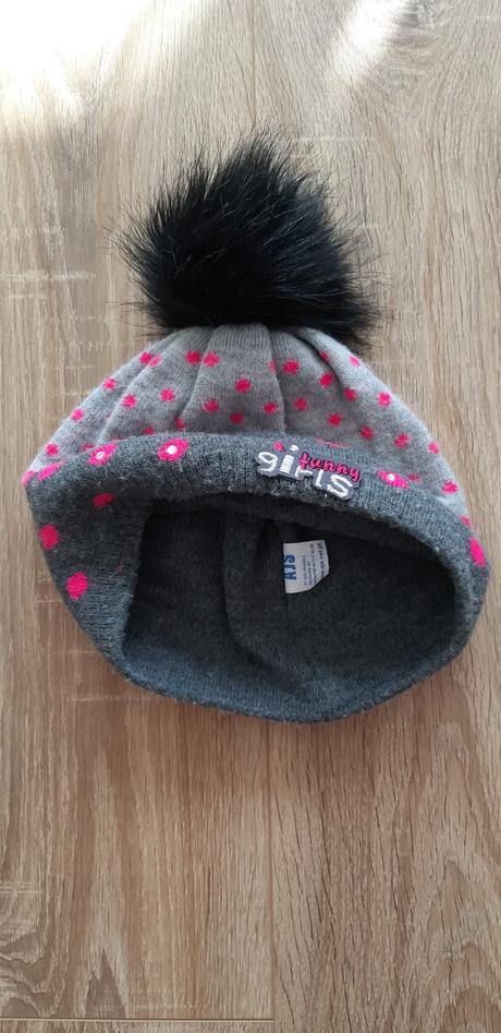 Zimná čiapka s brmbolcom, ajs,110