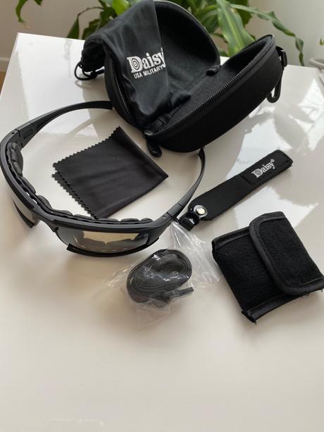 Športové okuliare,