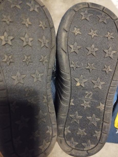 Papucky, 22