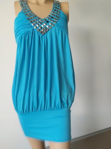 C 218 nodry  nebesky topik  saty, s