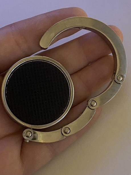 Držiaky na kabelku,