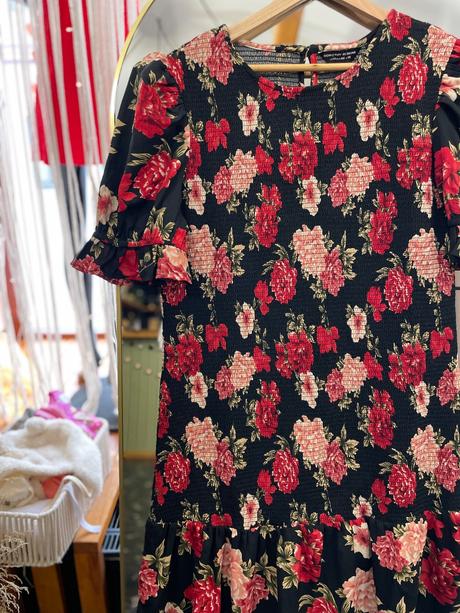 Romantické kvietkované šaty pre moletky, dorothy perkins,46