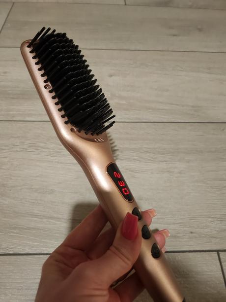 Žehliaca kefa na vlasy, 