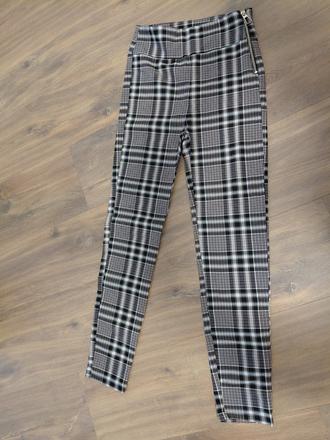 Leginove nohavice bershka, bershka,s