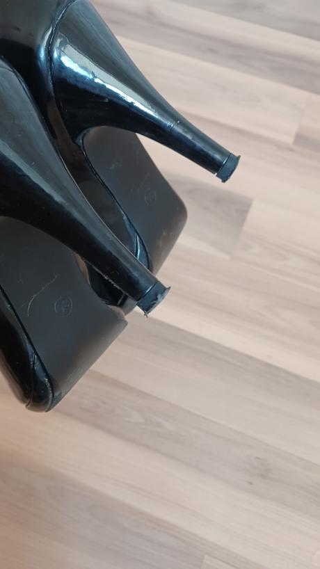 Lakované čierne lodičky + náhradné opätky, 36