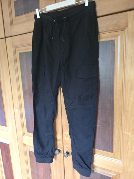 Čierne nohavice, pepperts,164