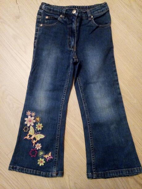 Dievčenské rifle v. 104, outfit,104