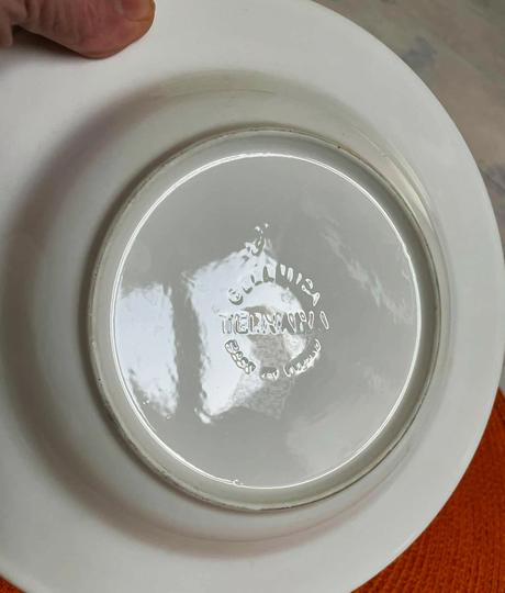 Glazúrovaná farebná misa, 