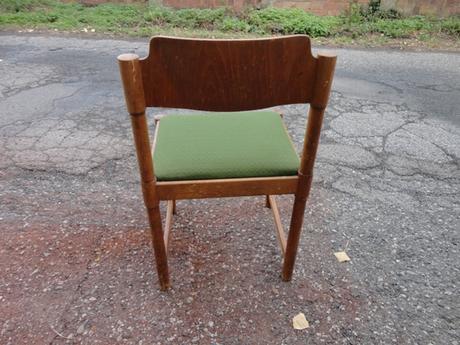 Kuchynské stoličky - drevené s čalúnením, 4 ks,