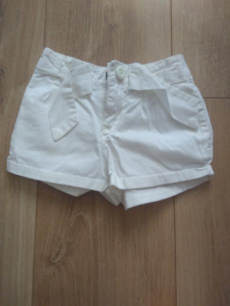 Kraťasy biele, 92