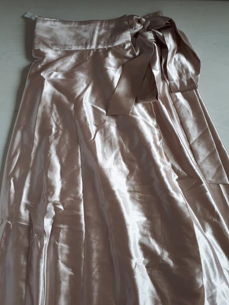 Satenova sukna sharon, 38