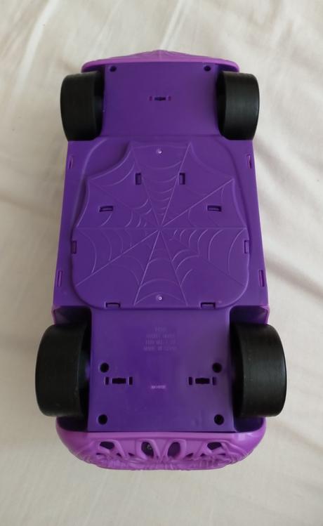 Monster high auto,