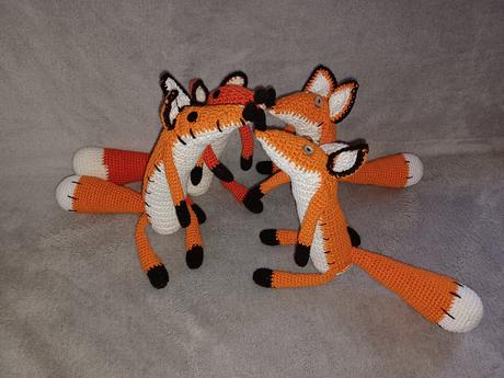 Háčkovaná líška, 