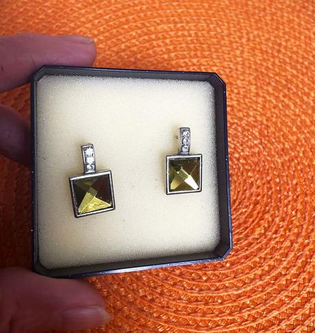 Náušnice - brúsené zrkadlovky rivoli,