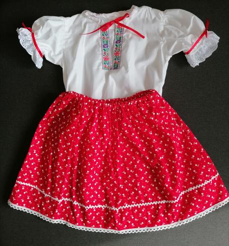 Dievčenský folklórny kroj, 56 - 170