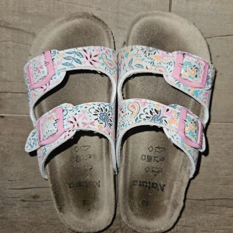 Dievcenska domaca obuv, 33