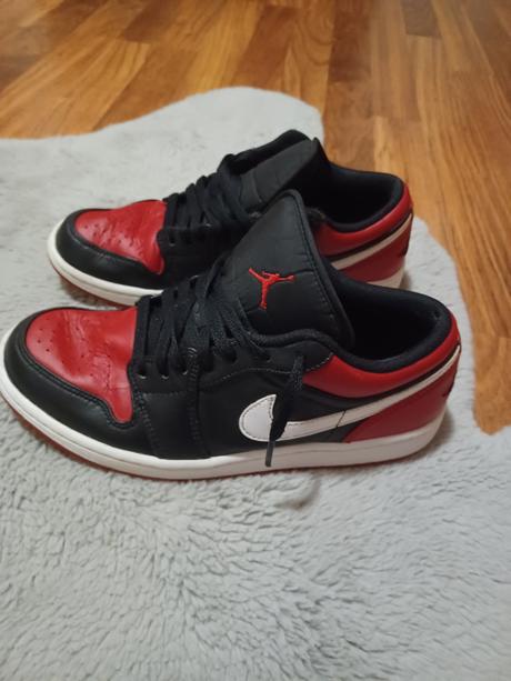 Predám originál  jordany, nike,42