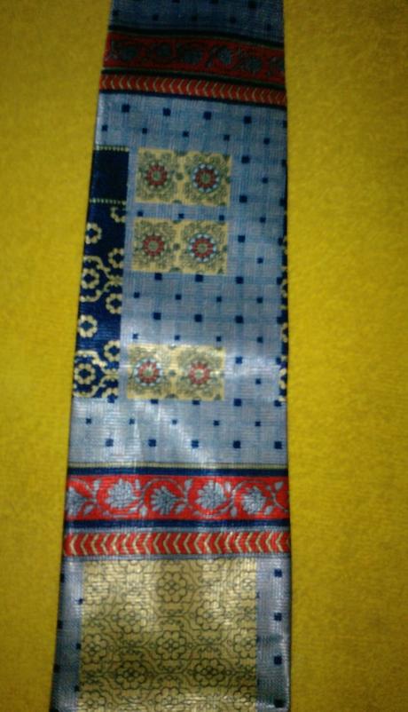 Zaujimava panska kravata,