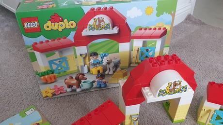 Lego suplo stajňa s konikmi,