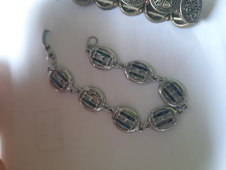 Dámske a dievčenské náramky,