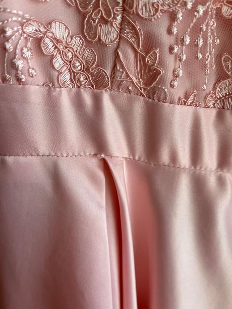 Sooločenské šaty, 40