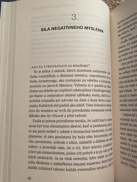 Astronautov sprievodca životom plk. chris hadfield, 