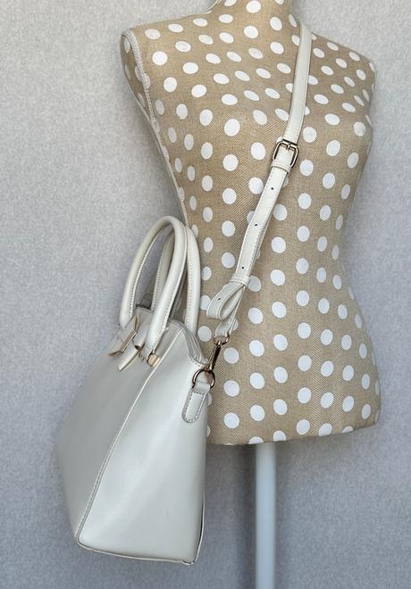 Elegantná kožená kabelka,