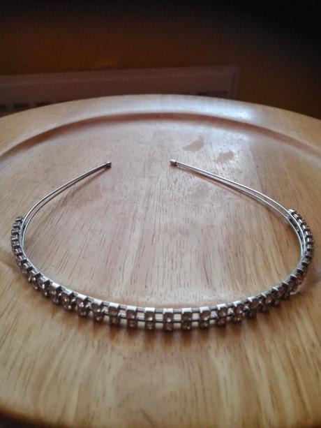 Štrasová bižutéria, sety, náušnice, čelenka, spony,