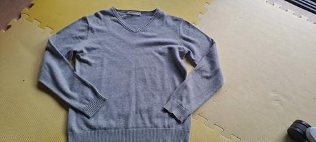 Svetrík s výstrihom do v, zara,146