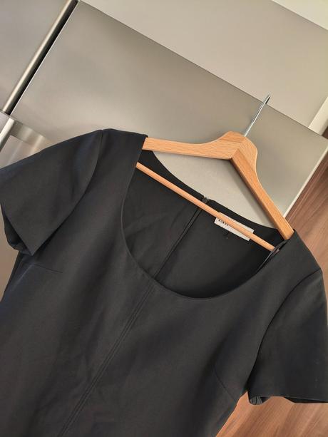 Zara púzdrové malé čierne kvalitné šaty m-l, zara,m